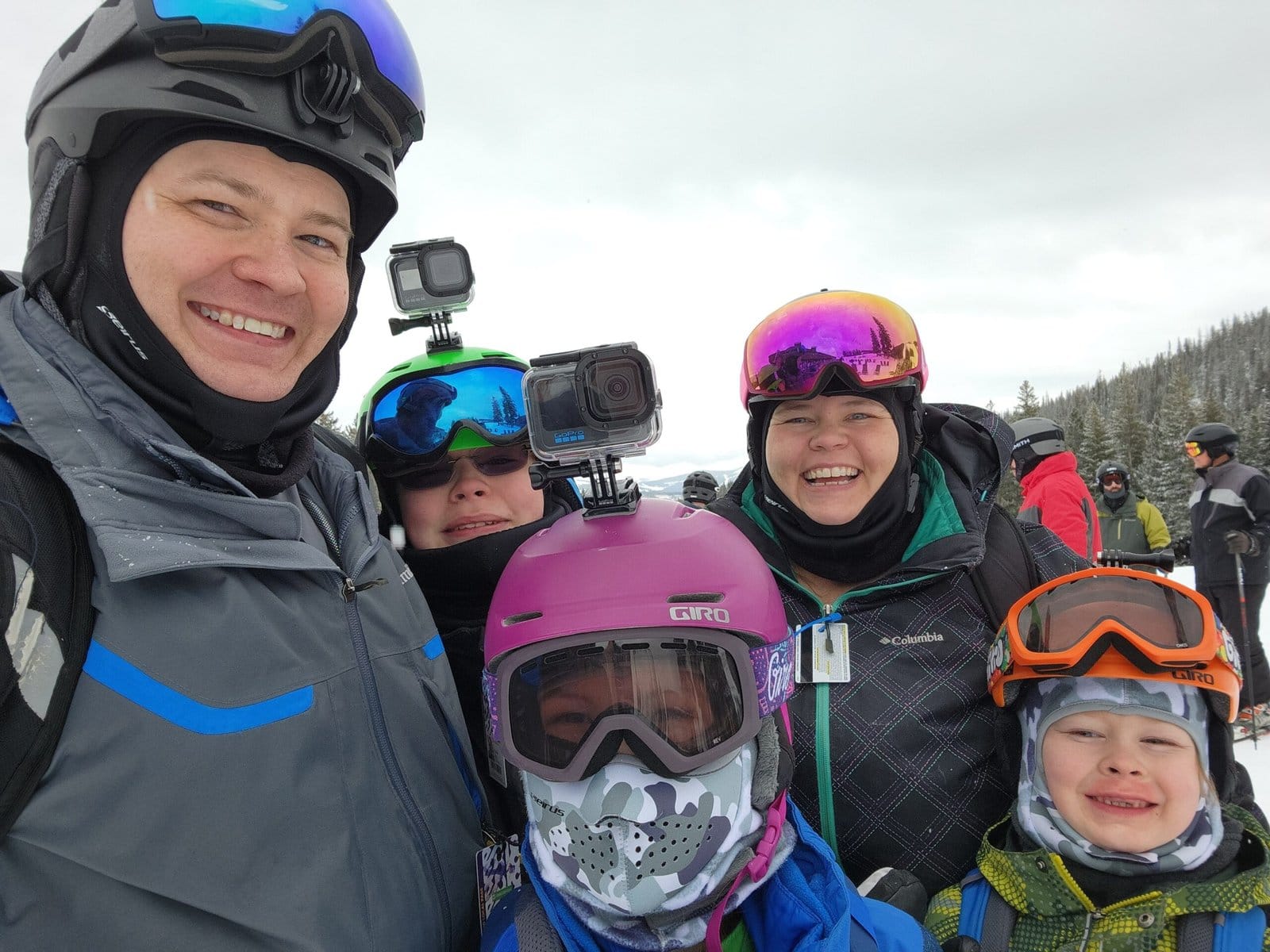 Family Skiing 1